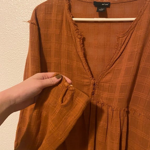 Wet seal shirt - Picture 2 of 4